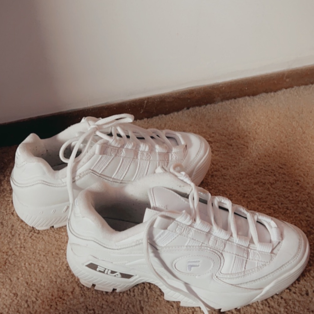 Fila white sneaker 🤍